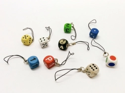 Detoa privjesak za ključeve kocka – šareni privjesak za ključeve