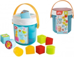 Kantić s umetaljkama za djecu