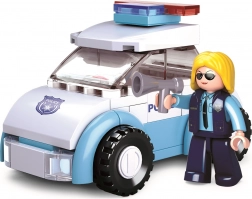 Policajka s vozilom od Slubana