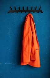 Zidna metalna vješalica s 17 kuka – crna