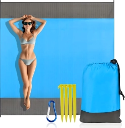 Velika vodootporna plažna i piknik deka 210 × 200 cm s torbom
