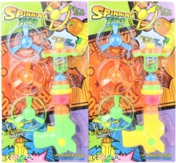 Baterijski pištolj s letećim vrtuljcima i zvrkom