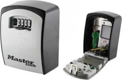 Metalni držač ključeva s kodnim bravom Master Lock