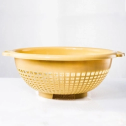 Plastično cjedilo s ručkama – poljski proizvod