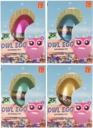 Jaje s izleganjem sovice u vodi