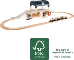 drvena željeznička pruga s kolodvorom small foot