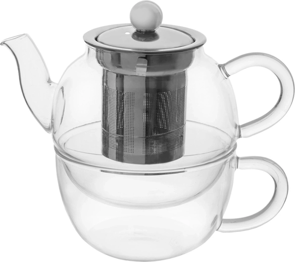 Kompaktan 2-u-1: kafetijera sa šalicom koja se umeće jedna u drugu