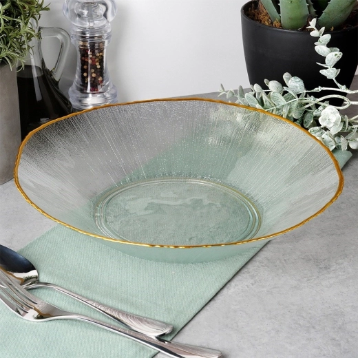 Širok, plitak oblik za jednostavno posluživanje