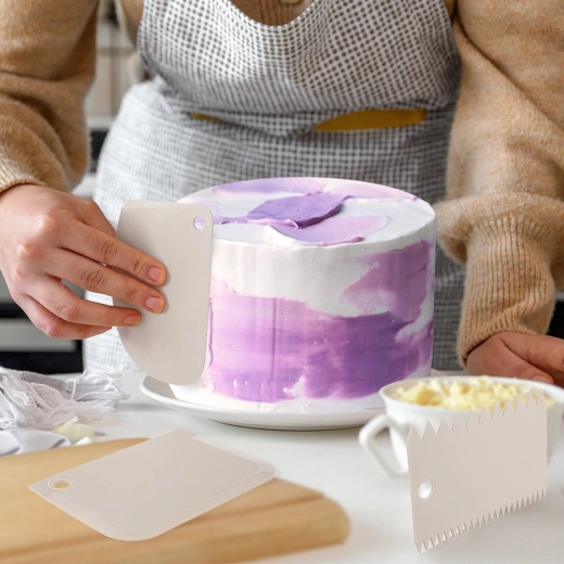 Glatki i nazubljeni rubovi za precizno ukrašavanje