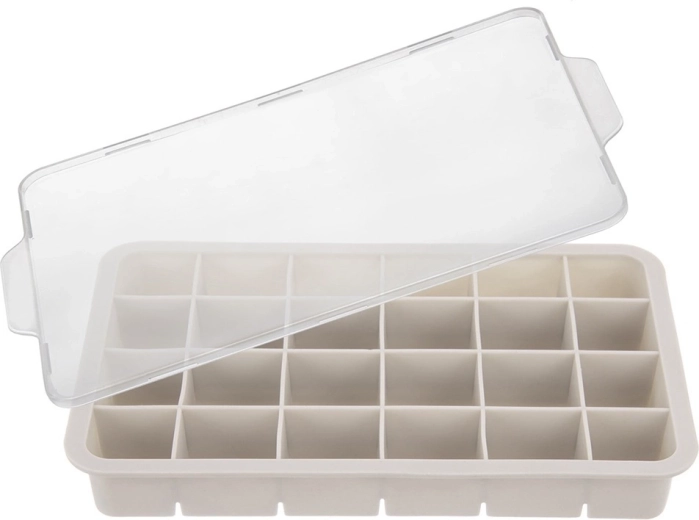 Do 24 pravilne kocke leda