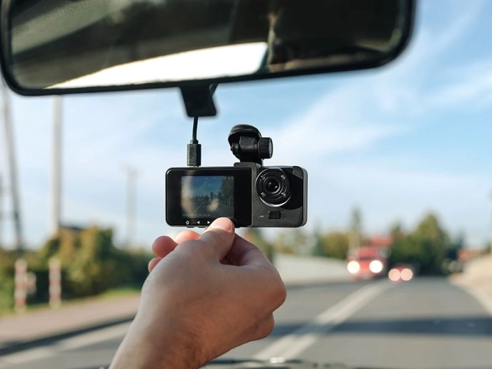 Neprekidna zaštita: parkirni način i G‑senzor