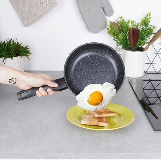 Neljepljiva granitna površina za zdravije kuhanje