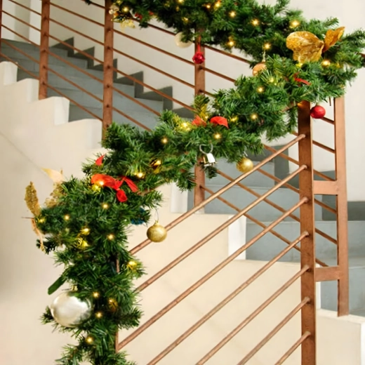 Lako oblikovanje na ogradi i okvirima vrata