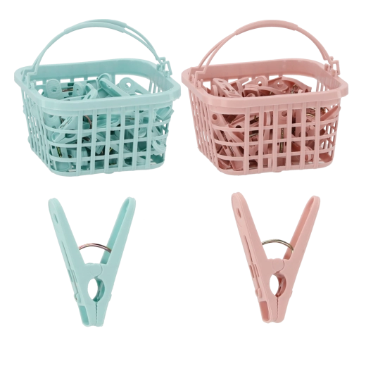 Set od 30 plastičnih štipaljki za rublje u košarici