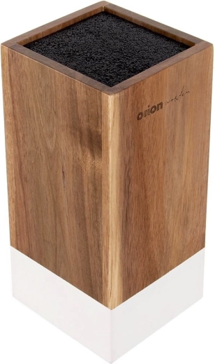 Elegantno bagremovo drvo s bijelim elementom