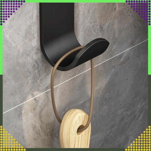 Praktična kuka za dodatke