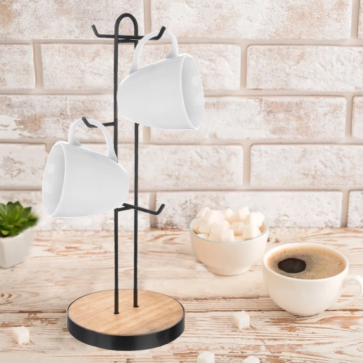 Čvrsta metalna konstrukcija i stabilna drvena baza