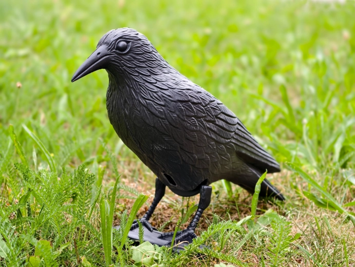 Stabilno postavljanje s klinom za zemlju