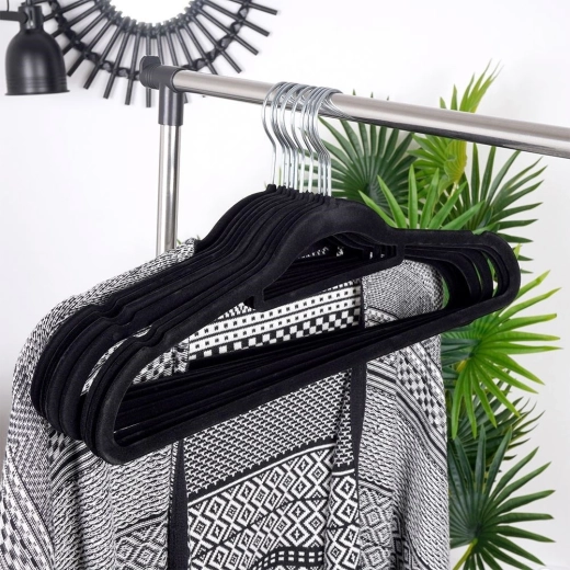 Rotirajuća metalna kukica za lako vješanje