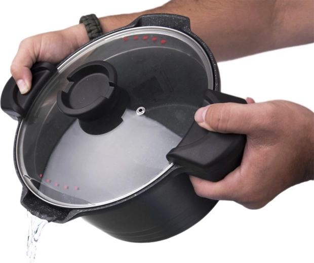 Široke ručke i sigurno odlijevanje