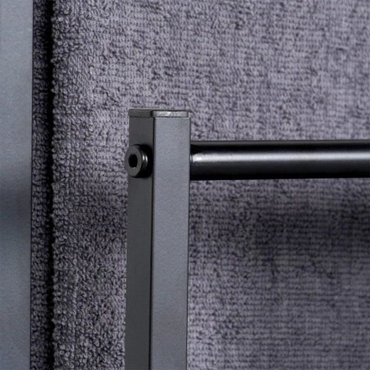 Čvrsta metalna konstrukcija s mat površinom