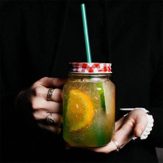 Stilsko serviranje s zaštitom od prolijevanja