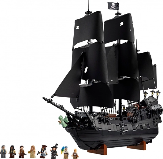 8 minifigurica iz Pirata s Kariba