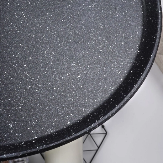 Neprianjajuća granitna površina za lako okretanje