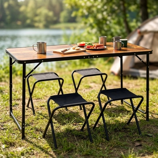 Kompletan kamperski set: stol + 4 stolčića