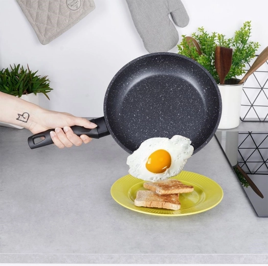 Neljepljiva granitna površina bez PFOA i PTFE