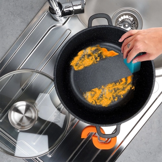 Neprianjajući granitni sloj i jednostavno održavanje