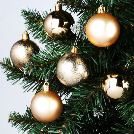 Tri elegantne završne obrade u ujednačenoj zlatnoj