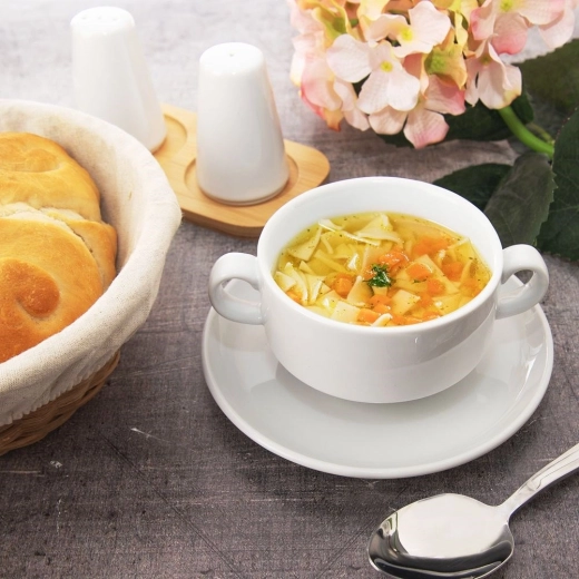 Elegantno posluživanje na stolu