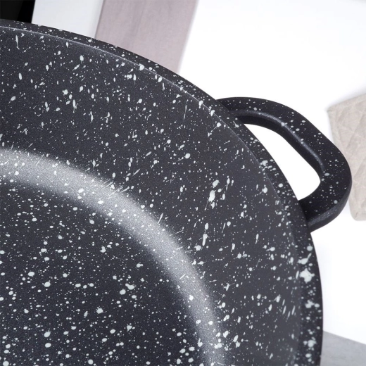 Neljepljiva granitna površina za zdravije kuhanje