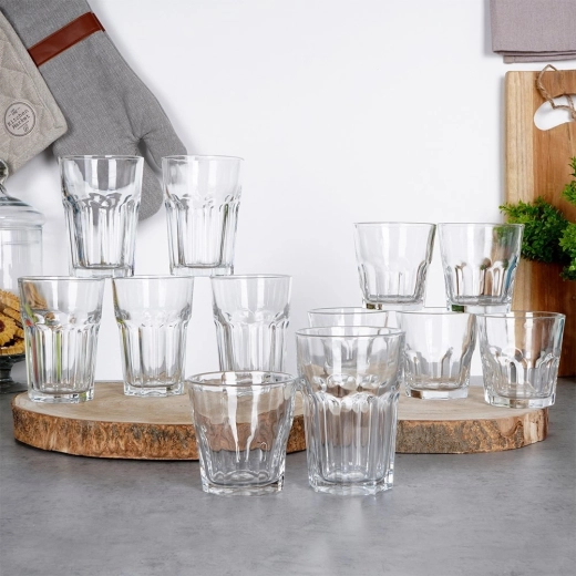 Stilizirani servirni set za dom i ugostiteljstvo