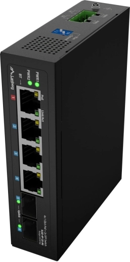 2× SFP uplink za dulje dionice i segmentaciju mreže