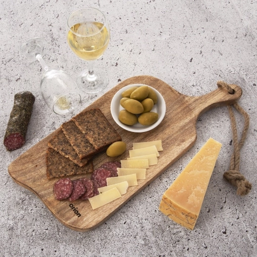 Elegantno posluživanje sireva i grickalica