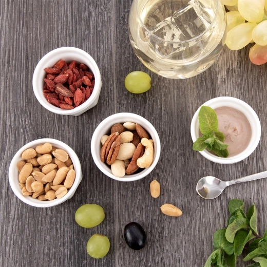 Elegantan bijeli dizajn za svaki stol