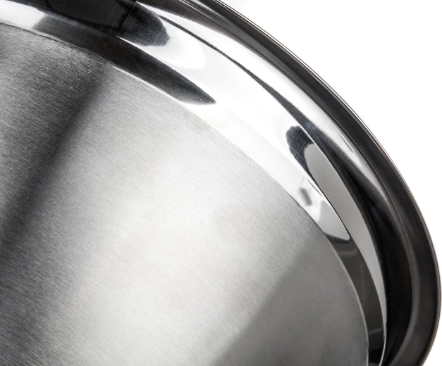 Širok rub za udobno izlijevanje