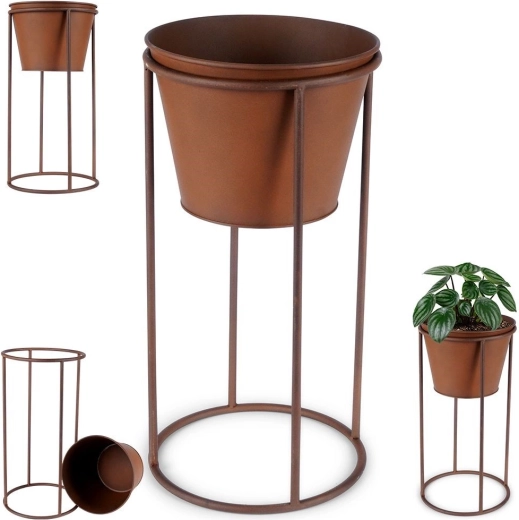 Stabilna metalna konstrukcija s retro patinom