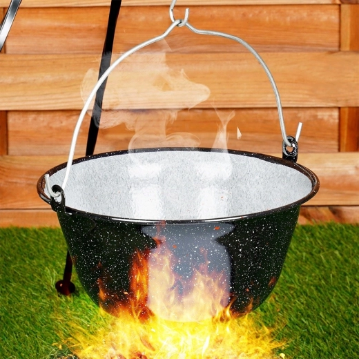 Udobno vješanje nad vatrom