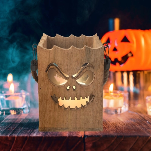 Halloweenski svjetlosni efekt zahvaljujući izrezbarenom motivu