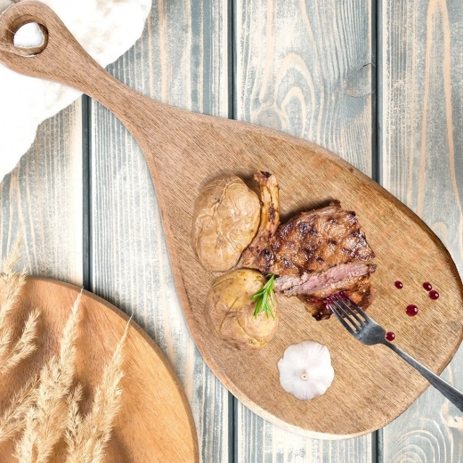 Stilsko posluživanje predjela i odrezaka