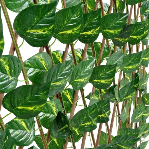 Prirodno gusto i realistično lišće