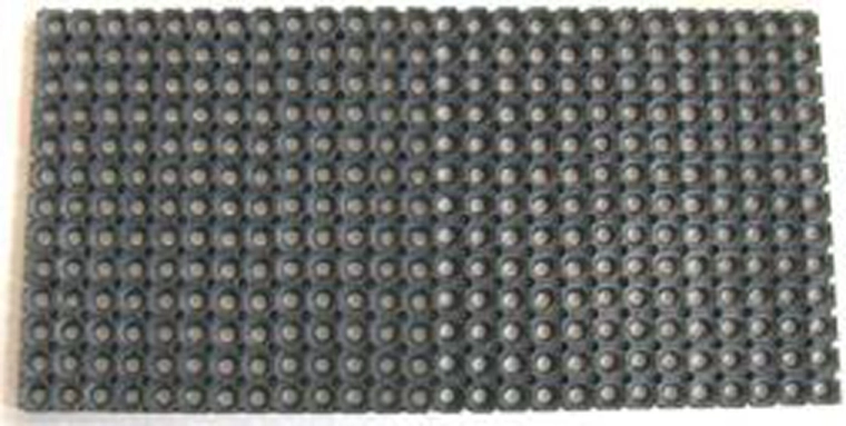 Gumena otirač s okruglim otvorima 50 × 100 cm, crni