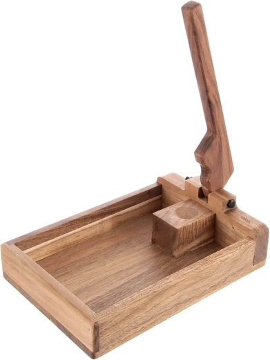 Izdržljivo bagremovo drvo i metal