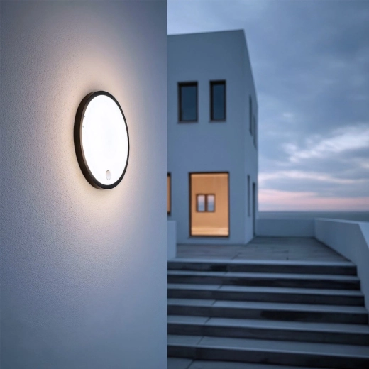 Izdržljiva izvedba za vani i unutra