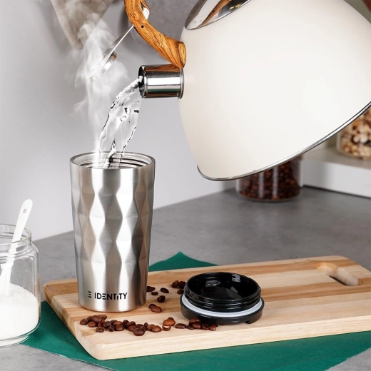 Dugo zadržavanje temperature zahvaljujući vakuumskoj izolaciji