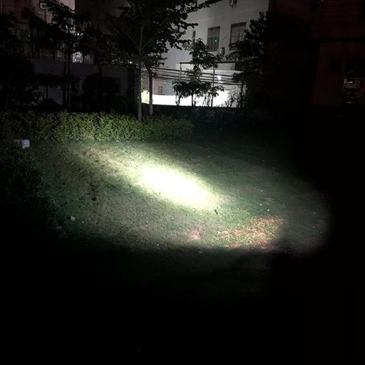 Snažan glavni LED reflektor