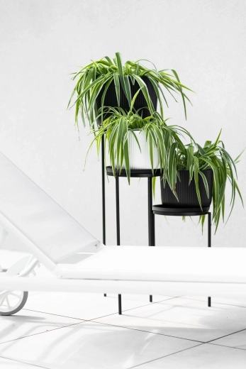 Minimalistički metalni dizajn za moderne interijere